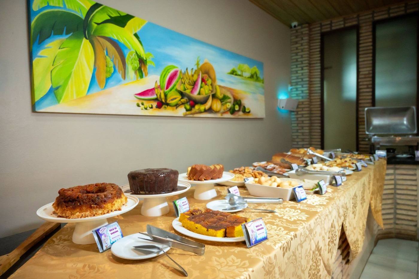 Mesa de bolos e café